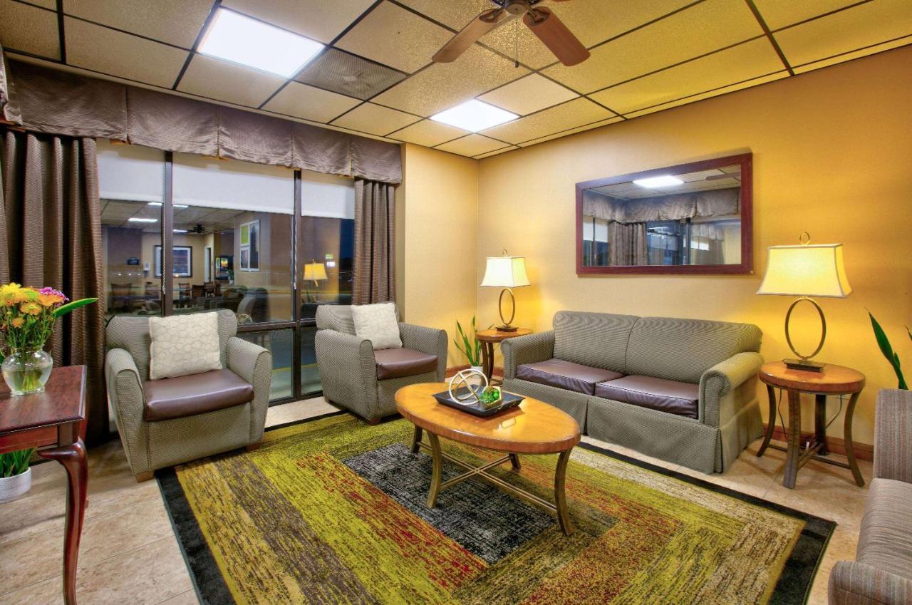 Days-Inn By Wyndham Batesville Ar Zewnętrze zdjęcie